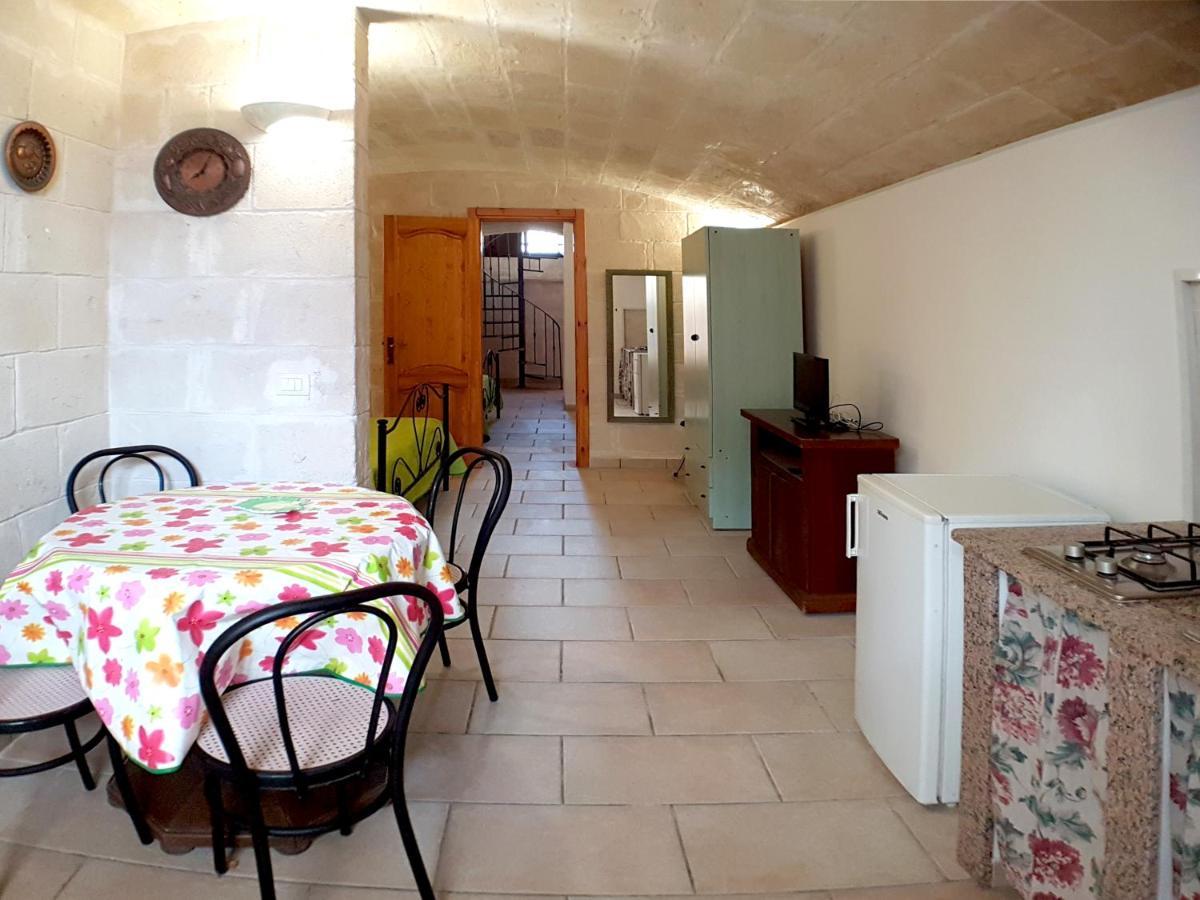 Oikia Vacanze Uggiano La Chiesa Casa Dante מראה חיצוני תמונה